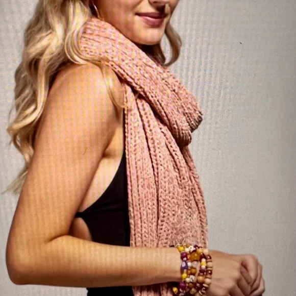 Ruggine Soft Chenille Scarf - Picture 2 of 4